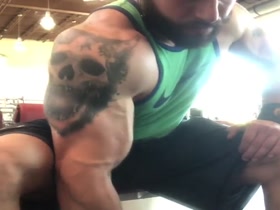 Huge bear, bicep workout