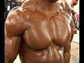 Muscle Guys Getting Oiled