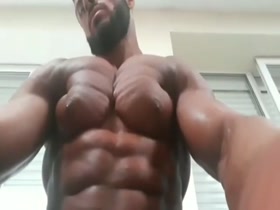 Yusif's Super Sexy Pecs Flex