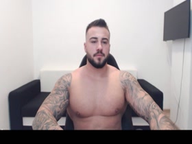 Beautiful thick muscle dude