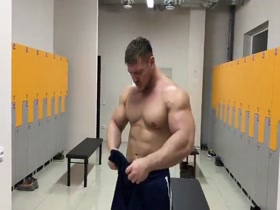 Massive Muscle Men