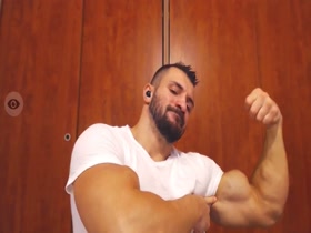 hot beast bicep cam