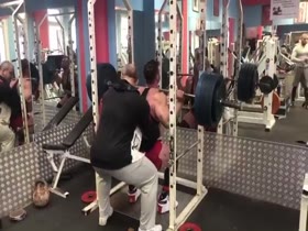 Vorotyncev pumping hard in the gym