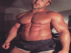 Dancing Hunk. Bouncing Pecs