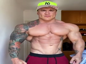 Fabio Giga - flexing hotness