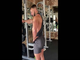 Eric Janicki and his amazing glute development