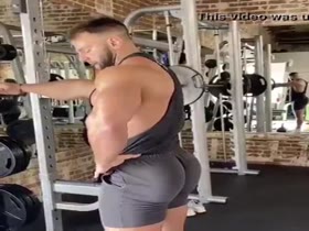 THAT BUBBLE BUTT !