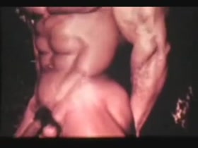 MUSCLE WORSHIP !