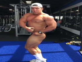 Big Muscles/Tiny Poser