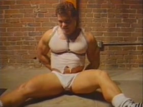 RETRO MUSCLE !