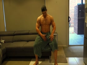 muscle guys dancing nude