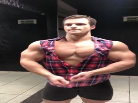 João Victor Menegolo Silva - Huge balloon muscles in vest