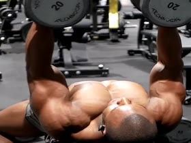 Morgan works his Huge Chest