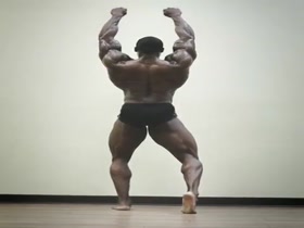 Robert Timms - elegance in posing