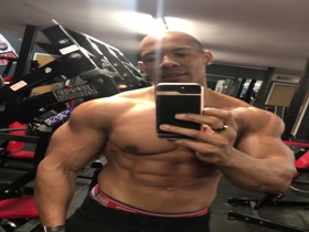 Roger Snipes - His Hot & Cut Body