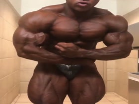 Hot Black Muscle Monster and tiny Silver Posers