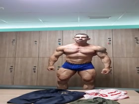 Mature Tatted Bodybuilder Posing Practice 2