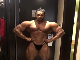 Help ID this incredibly hot muscle hunk