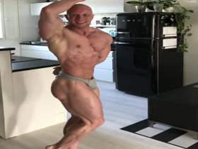 Mika Sivonian - muscles in the kitchen