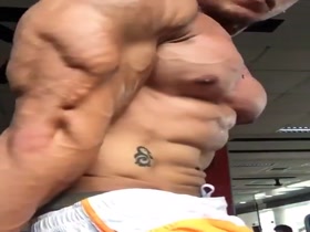 Hard Pecs Flex