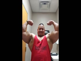 MONSTROUS MUSCLE