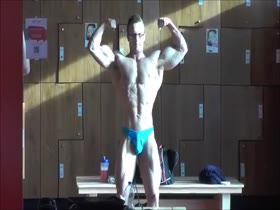 Jasiu Schwarzenegger's big bulge