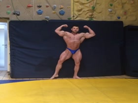 Dudushkin short posing shoot