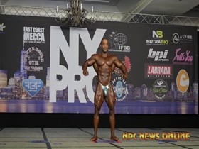 Dectric Bo Lewis Posing!