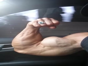 Thumb 12