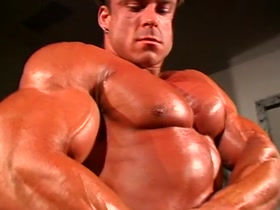 Aaron Maddron Gym Oil & Pose