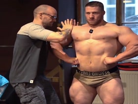Muscle Hung Thick