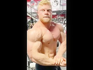 Blond Bodybuilder