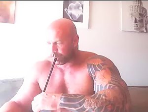 Muscle Daddy shows off