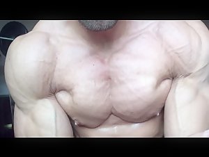 super ripped bodybuilder 1