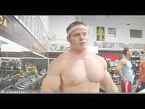 Strengthnet hot bodybuilder