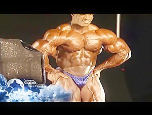 Ronnie Coleman Flex Posing