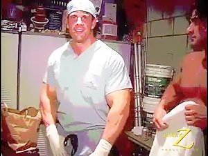 Bodybuilder Strips & Flex