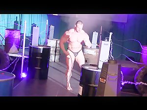 Lukas is a Master of Bulges