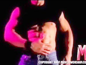 BB MUSCLE IN JEANS 1