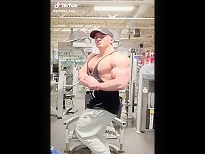 20 y/o musclegod
