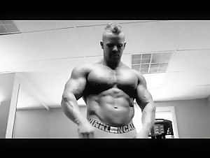 Connor The Big Bodybuilder