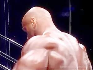 Dennis James Mr Olympia 2004 pump room