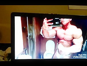 Jacking off to Mattia Vecchi