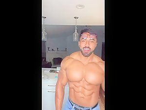 BIG PECS