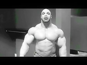 King Khan Ready To Kick Some Ass