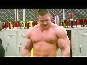 Evan Beastmode Expo & Gym Posing