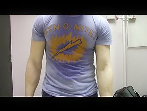 Justooraw Sweaty Flexing