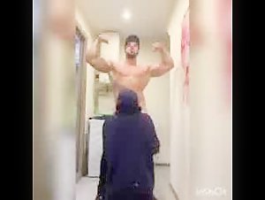 Blowjob to a bodybuilder!