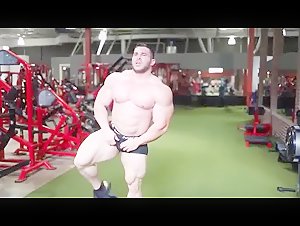 Hottest bodybuilder posing!