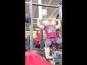Sebastian (Shoulder Press)